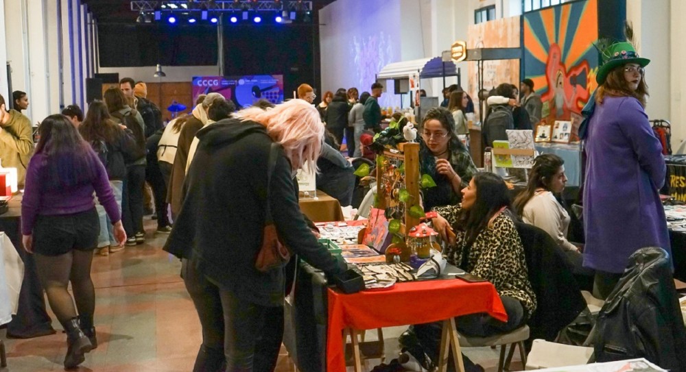 El arte independiente y las expresiones culturales se reúnen en Llamarada